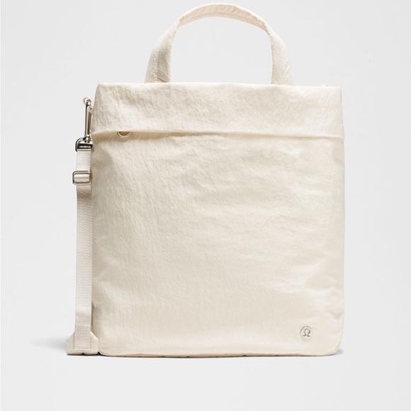 lululemon athletica Handbags - Cream lululemon gym Shoulder Bag